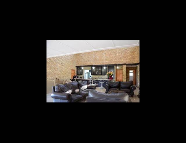 4 BEDROOM HOUSE FOR SALE IN VAALOEWER